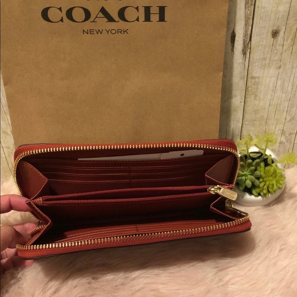 Coach Accordion ZIP wallet - Picture 5 of 6